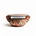 Stylowy drewniany stolik kawowy 25 x 25 x 15cm z geometrycznym wzorem